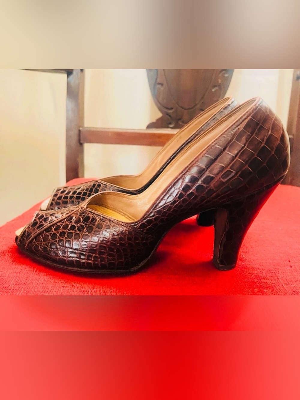 1940’s Elegance:Vintage Gaxlan 1950s Brown Reptile Peep-Toe Pumps, Sz 8 AA